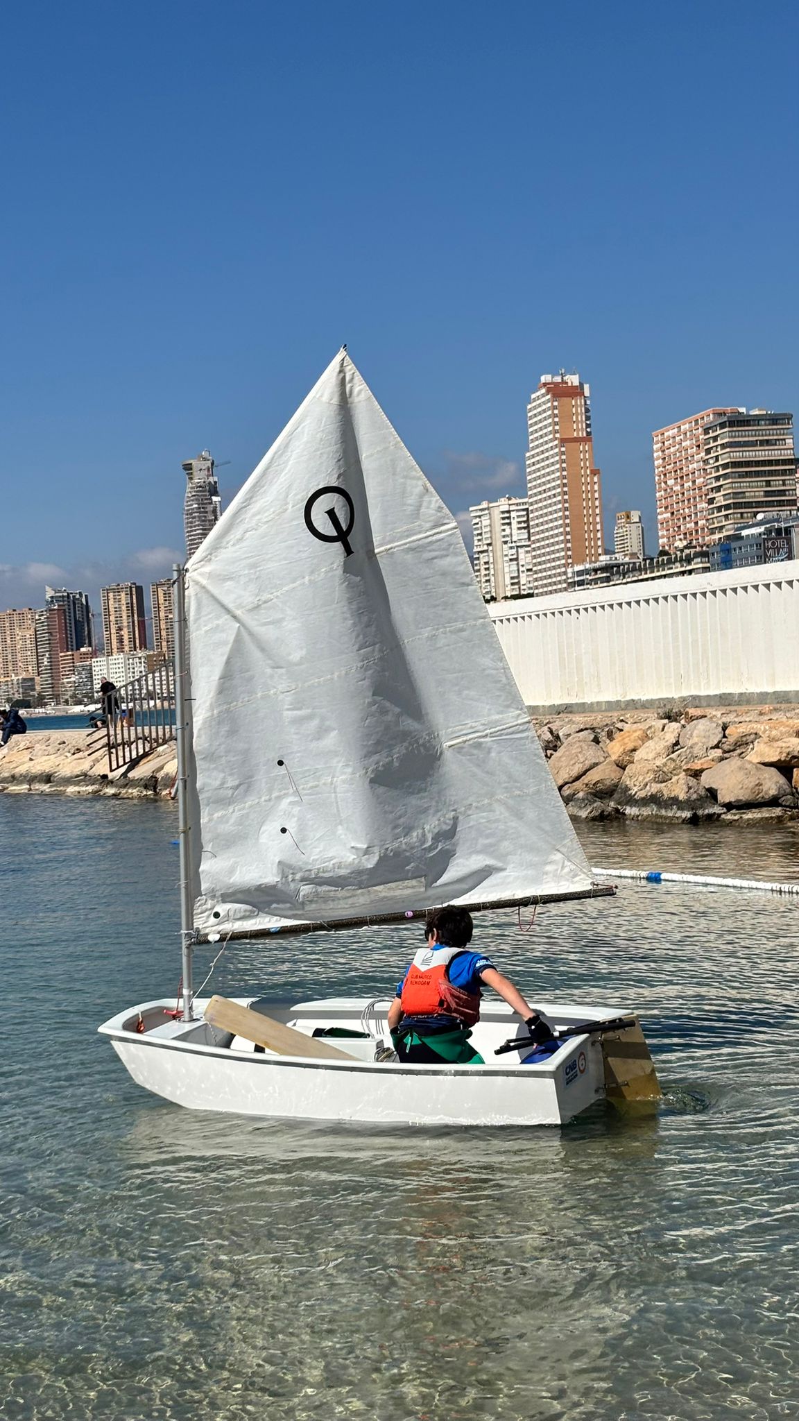 Curso 3 días Optimist (9 a 15 años)- LUNES-MIERCOLES-VIERNES 16.30- 19.30h (9 horas) - Imagen 5